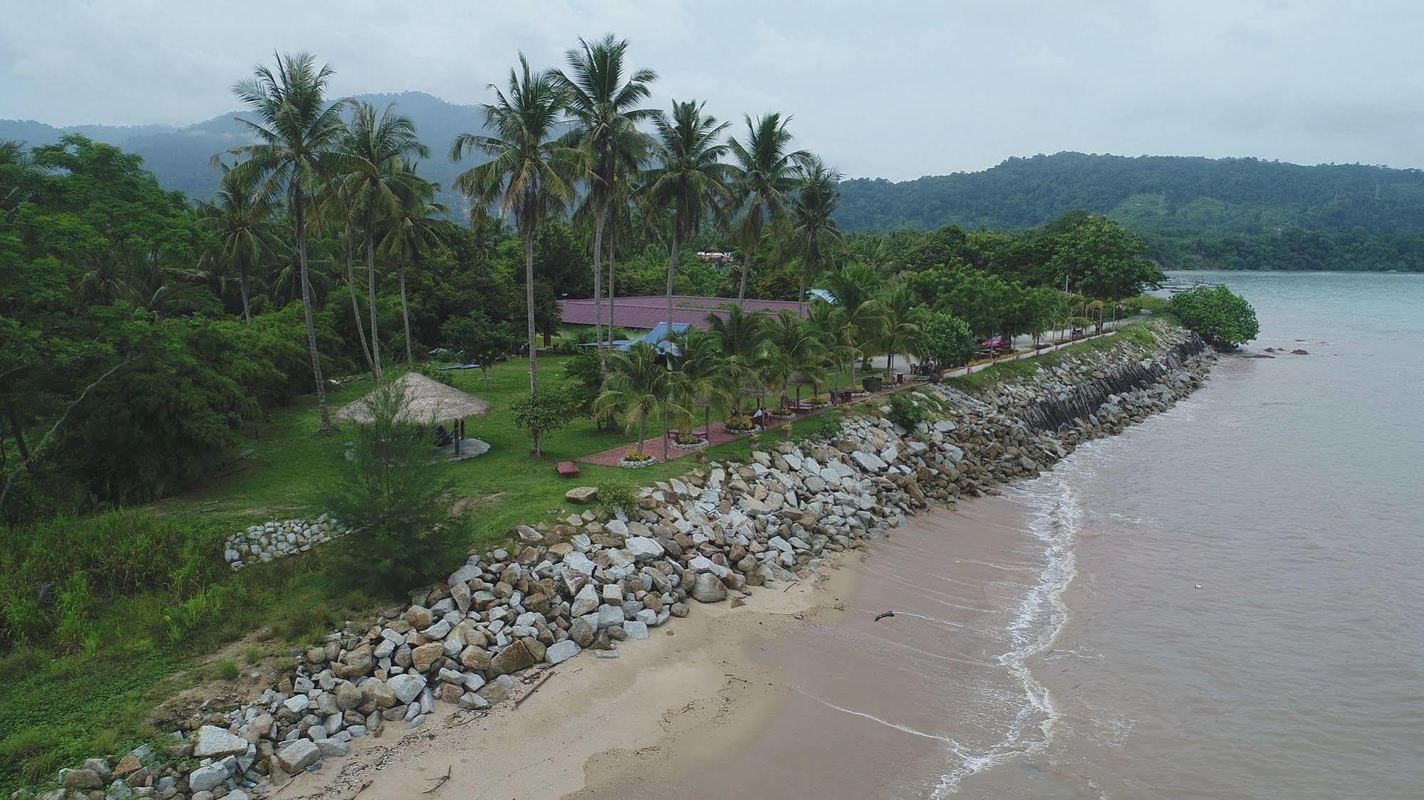 Motel Tanjung Puteri Pasir Hitam Bagian luar foto